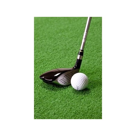 Balle de golf pour terrain de golf en gazon synthétique