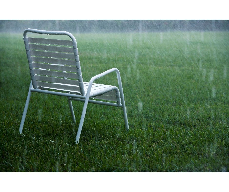 pluie gazon synthétique