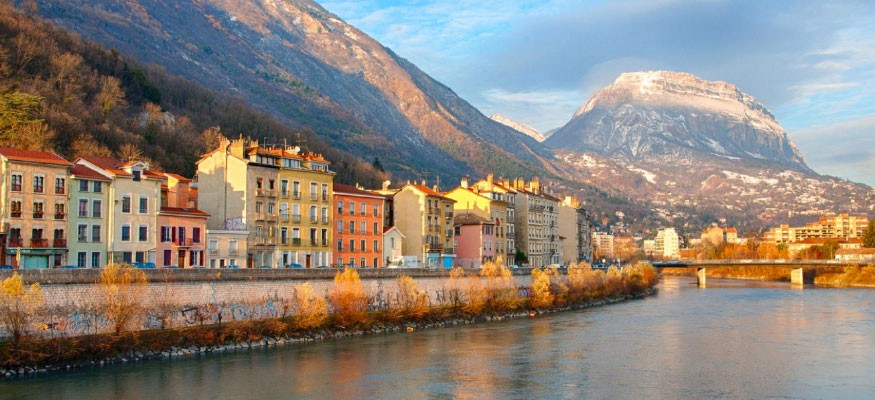 Vente et pose de pelouse artificielle à Grenoble