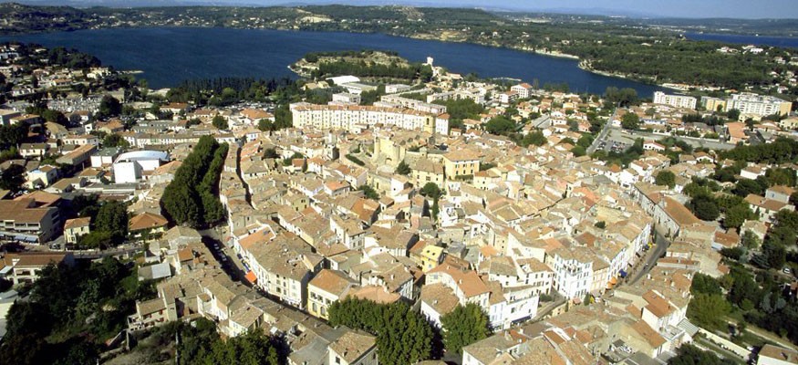 Vente et pose de gazon artificiel à Istres