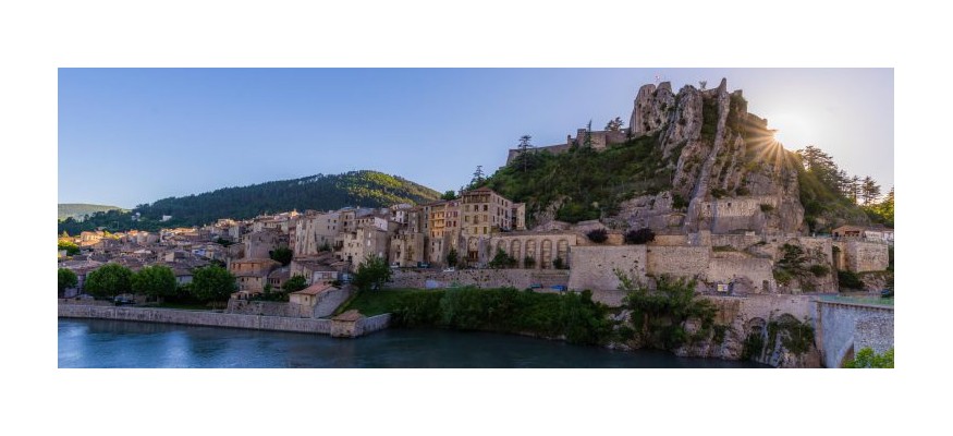 Vente et pose de pelouse synthétique à Sisteron