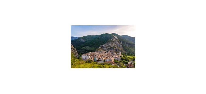Vente et pose de pelouse synthétique dans les Alpes-de-Haute-Provence