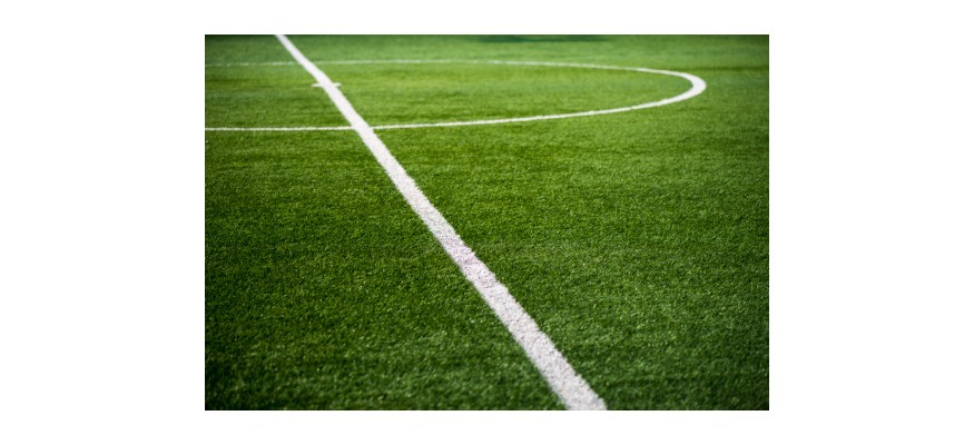 Gazon synthétique pour le foot, quels sont les avantages ?