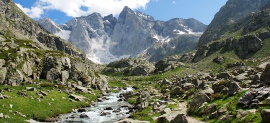 Vente et pose de gazon synthétique Hautes-Pyrénées