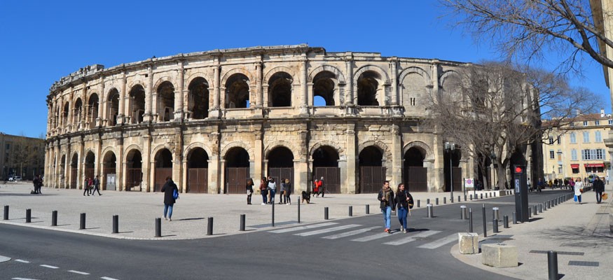 Achat et pose de pelouse synthétique Nîmes